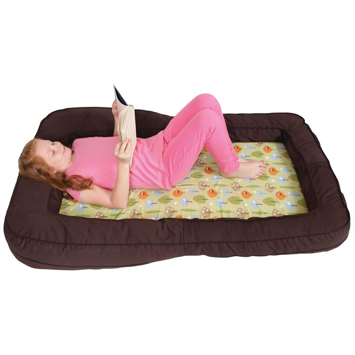 TODDLER TRAVEL BED RENTAL WITH BLANKET